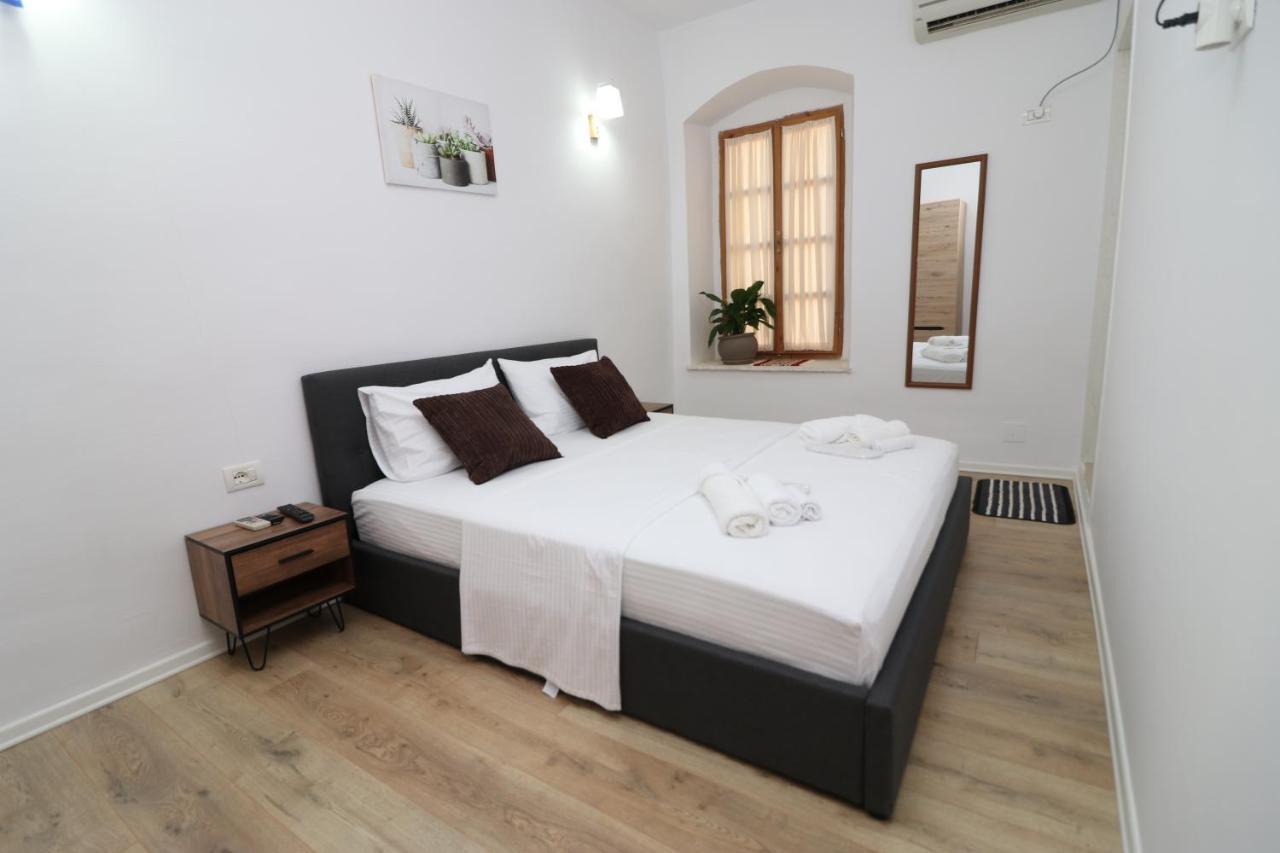 Bed and Breakfast Gaia Влёра Экстерьер фото