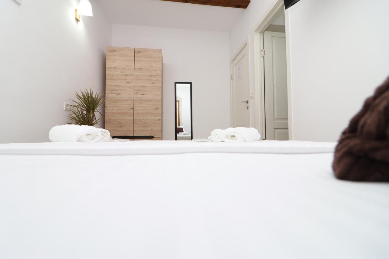 Bed and Breakfast Gaia Влёра Экстерьер фото