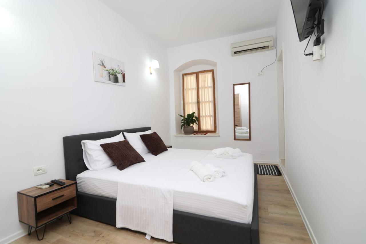 Bed and Breakfast Gaia Влёра Экстерьер фото