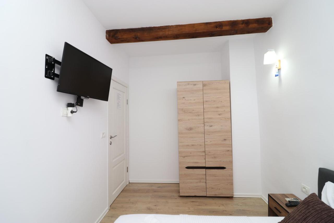 Bed and Breakfast Gaia Влёра Экстерьер фото