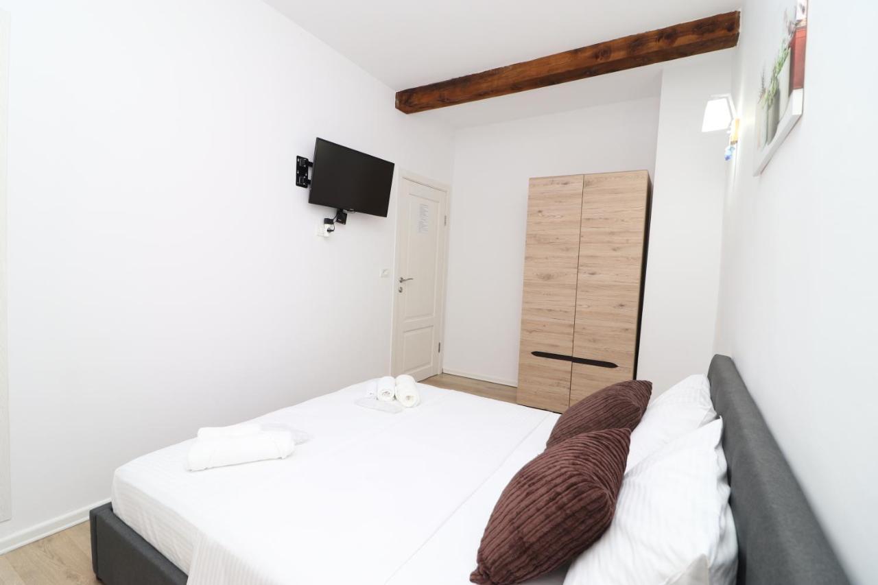 Bed and Breakfast Gaia Влёра Экстерьер фото