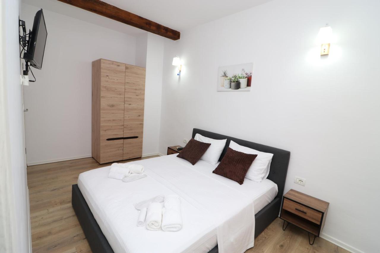 Bed and Breakfast Gaia Влёра Экстерьер фото