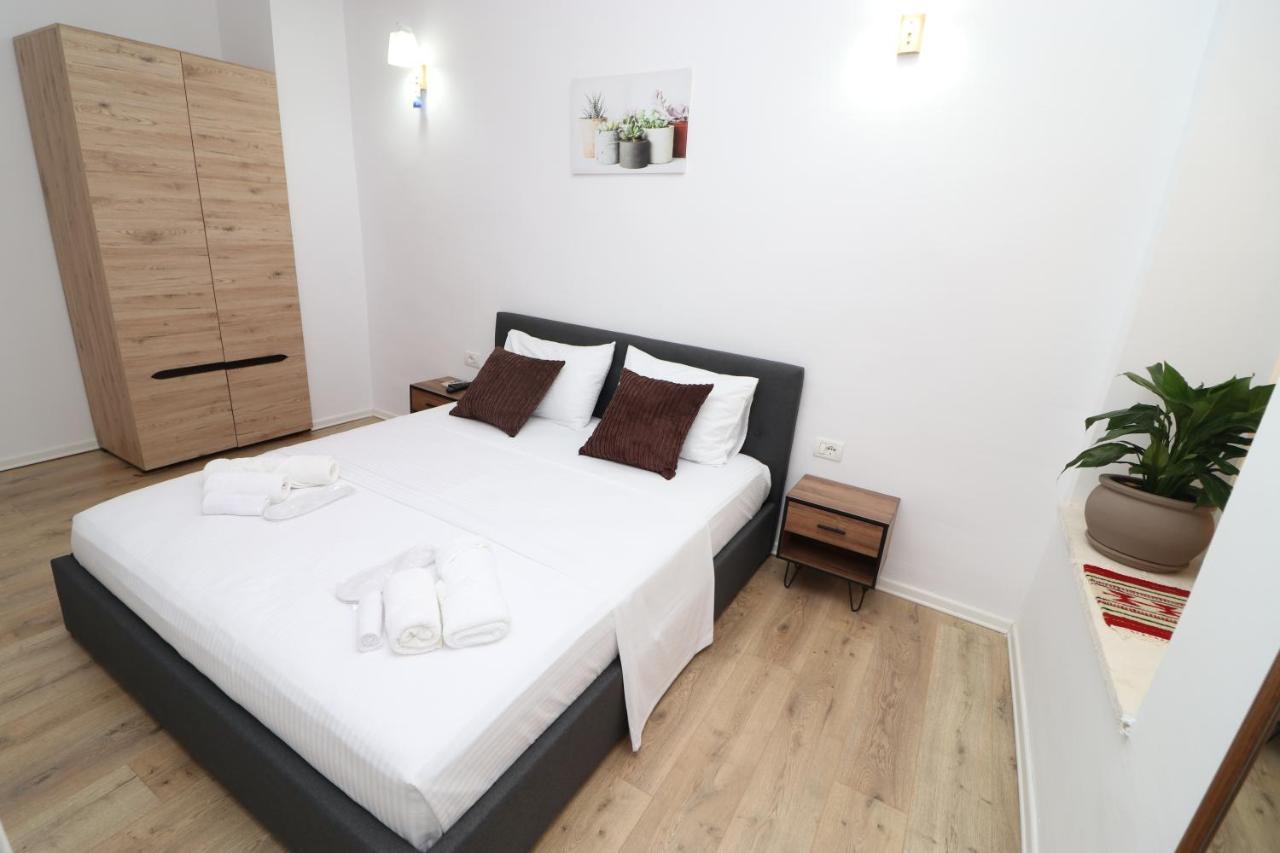 Bed and Breakfast Gaia Влёра Экстерьер фото