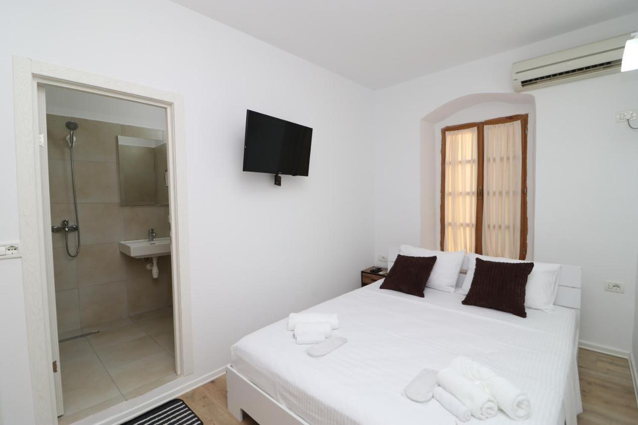 Bed and Breakfast Gaia Влёра Экстерьер фото