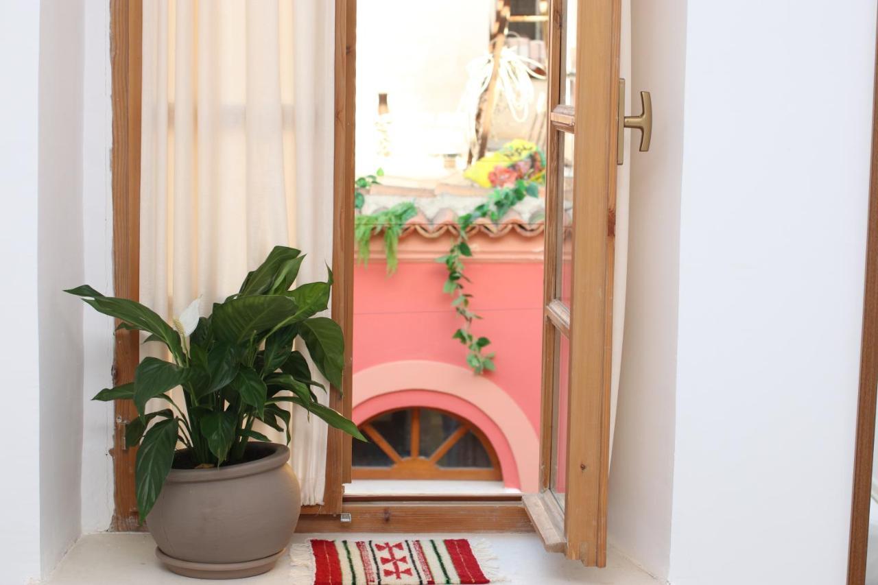 Bed and Breakfast Gaia Влёра Экстерьер фото