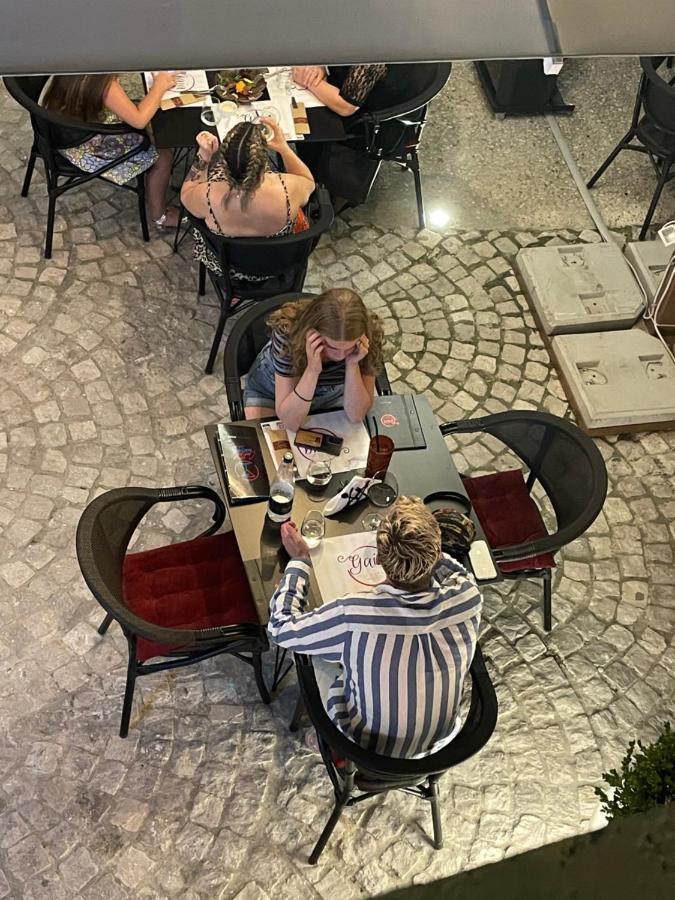 Bed and Breakfast Gaia Влёра Экстерьер фото