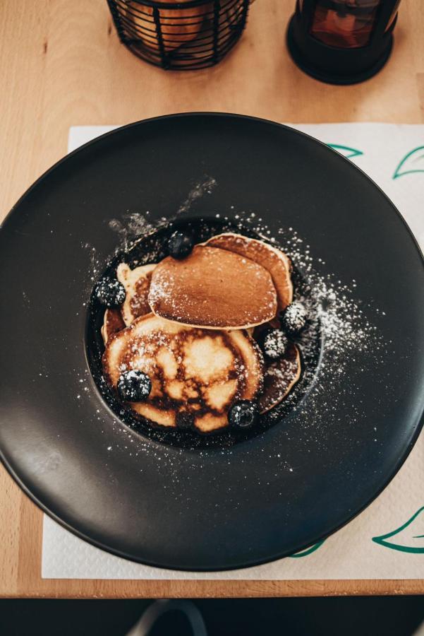 Bed and Breakfast Gaia Влёра Экстерьер фото